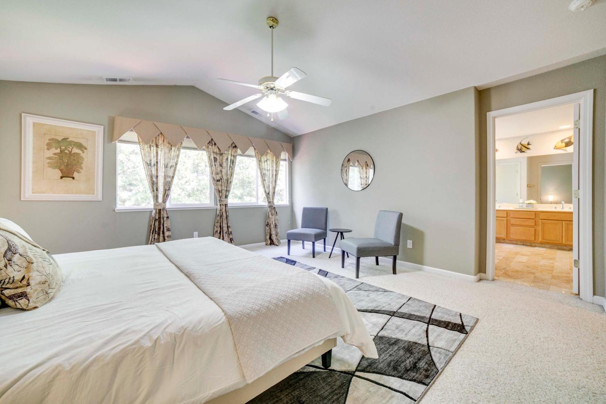Holiday home Spacious With Deck About 1 Mi To Downtown! Reno