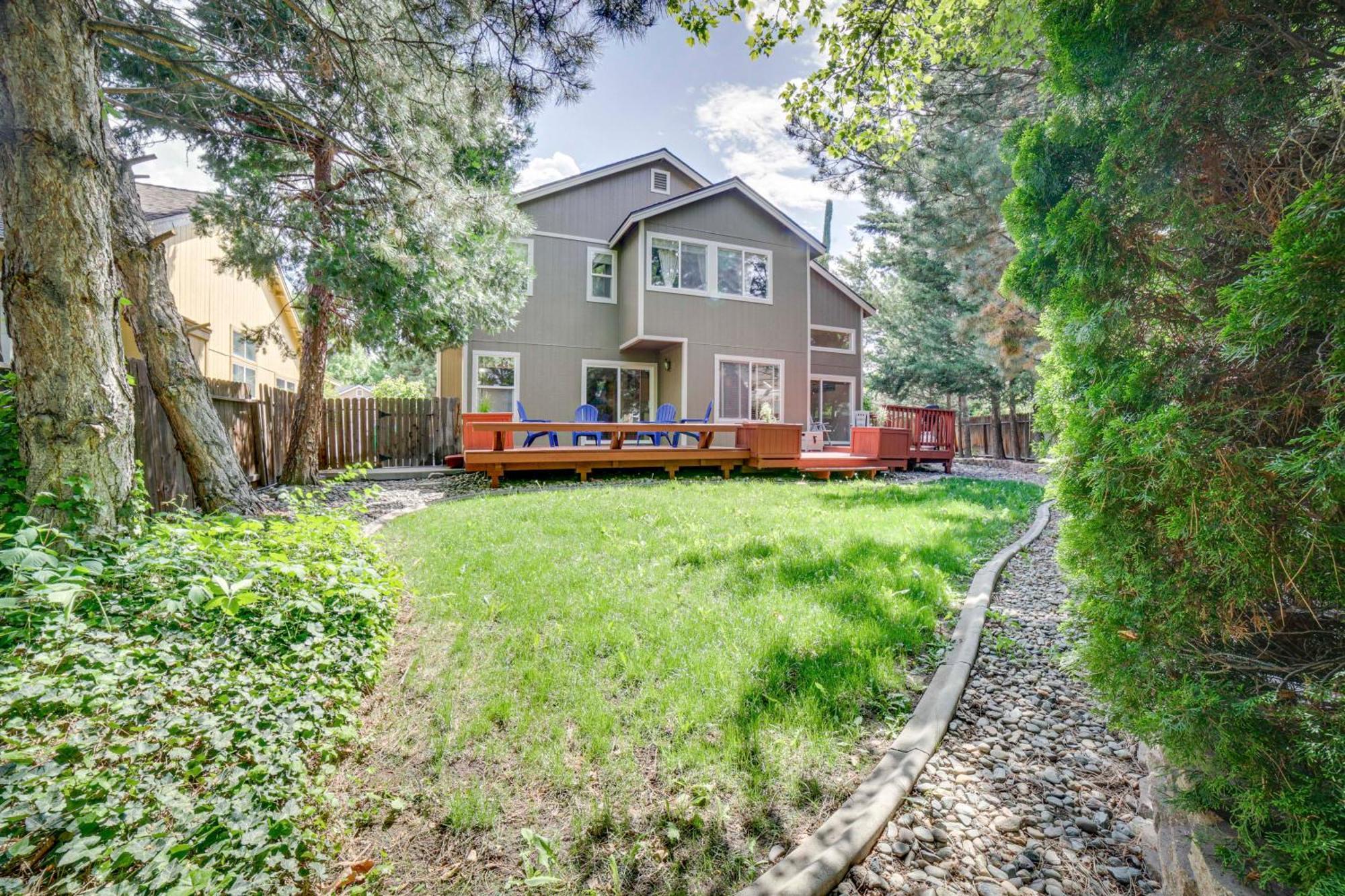 Spacious With Deck About 1 Mi To Downtown! Reno